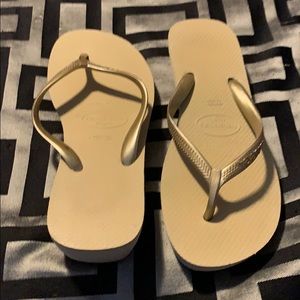 Women’s beige gold havaianas casual flip flops